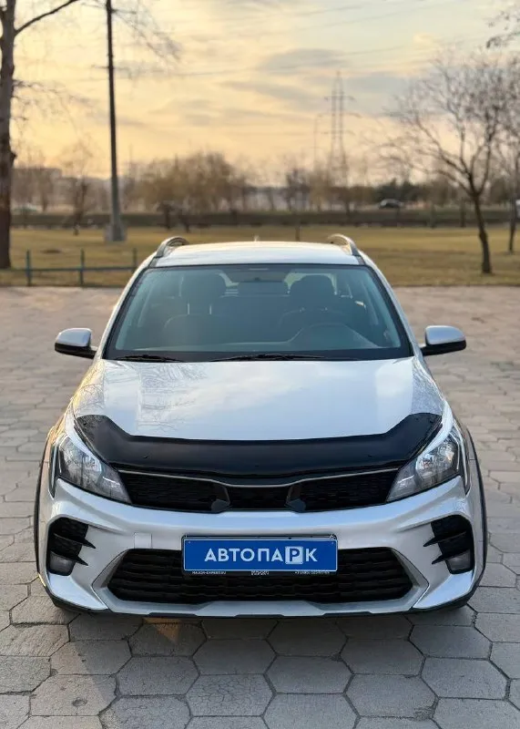 🔘 kia rio x line 💰цена: 1 200 000р 🏢город: мариуполь 📅год выпуска: 2021 🗒️пробег: 156 068км. ⚙️двигатель: 1.6 ⛽топливо: бензин ⚙️кпп: автомат 📞 телефон: +7-949-727-41-51 +7-949-551-91-52 +7-989-263-55-56 💾 описание: kia rio iv поколения в кузове универсал будет идеальным городским автомобилем на каждый день. надёжный корейский двигатель g4 в паре с классическим автоматом порадует надёжностью, динамикой и маленьким расходом топлива. ☑️ один владелец ☑️ родная краска 💯% ☑️ классический автомат ☑️ отличная резина хорошая комплектация: - кожаный мультируль - центральный замок - электропакет - кондиционер - птф 🏦 возможна продажа в кредит по двум документам. улица шевченко 269 - фотография - 2