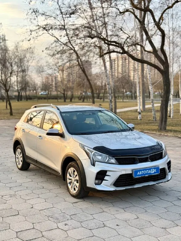🔘 kia rio x line 💰цена: 1 200 000р 🏢город: мариуполь 📅год выпуска: 2021 🗒️пробег: 156 068км. ⚙️двигатель: 1.6 ⛽топливо: бензин ⚙️кпп: автомат 📞 телефон: +7-949-727-41-51 +7-949-551-91-52 +7-989-263-55-56 💾 описание: kia rio iv поколения в кузове универсал будет идеальным городским автомобилем на каждый день. надёжный корейский двигатель g4 в паре с классическим автоматом порадует надёжностью, динамикой и маленьким расходом топлива. ☑️ один владелец ☑️ родная краска 💯% ☑️ классический автомат ☑️ отличная резина хорошая комплектация: - кожаный мультируль - центральный замок - электропакет - кондиционер - птф 🏦 возможна продажа в кредит по двум документам. улица шевченко 269 - фотография - 3