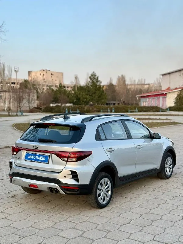 🔘 kia rio x line 💰цена: 1 200 000р 🏢город: мариуполь 📅год выпуска: 2021 🗒️пробег: 156 068км. ⚙️двигатель: 1.6 ⛽топливо: бензин ⚙️кпп: автомат 📞 телефон: +7-949-727-41-51 +7-949-551-91-52 +7-989-263-55-56 💾 описание: kia rio iv поколения в кузове универсал будет идеальным городским автомобилем на каждый день. надёжный корейский двигатель g4 в паре с классическим автоматом порадует надёжностью, динамикой и маленьким расходом топлива. ☑️ один владелец ☑️ родная краска 💯% ☑️ классический автомат ☑️ отличная резина хорошая комплектация: - кожаный мультируль - центральный замок - электропакет - кондиционер - птф 🏦 возможна продажа в кредит по двум документам. улица шевченко 269 - фотография - 6