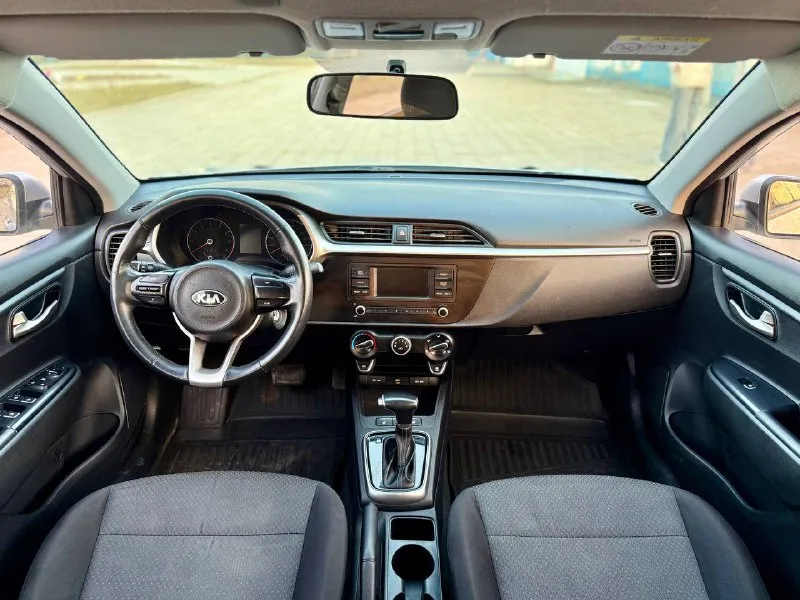 🔘 kia rio x line 💰цена: 1 200 000р 🏢город: мариуполь 📅год выпуска: 2021 🗒️пробег: 156 068км. ⚙️двигатель: 1.6 ⛽топливо: бензин ⚙️кпп: автомат 📞 телефон: +7-949-727-41-51 +7-949-551-91-52 +7-989-263-55-56 💾 описание: kia rio iv поколения в кузове универсал будет идеальным городским автомобилем на каждый день. надёжный корейский двигатель g4 в паре с классическим автоматом порадует надёжностью, динамикой и маленьким расходом топлива. ☑️ один владелец ☑️ родная краска 💯% ☑️ классический автомат ☑️ отличная резина хорошая комплектация: - кожаный мультируль - центральный замок - электропакет - кондиционер - птф 🏦 возможна продажа в кредит по двум документам. улица шевченко 269 - фотография - 8