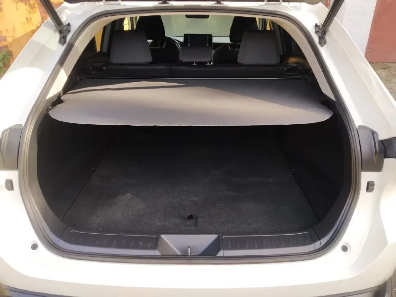 Продам toyota venza hybrid 2022 awd год: 09/2022 двигатель: 2,5 гибрид коробка передач: автомат пробег: 75000 км привод: полный привод цена: 4 млн. руб. автомобиль в отличном состоянии, полностью растаможен, стоит на российском учете. год выпуска 2022/09, японская сборка. авто пригонялось из сша с минимальными повреждениями, вся безопасность целая. мощный и при этом экономичный гибридный автомобиль, расход по городу 6,5 литров. полный привод, на каждой оси стоит по электромотру. хорошая комплектация: * раздельный климат контроль * адаптивный круиз контроль * система контроля полосы * бесключевой доступ и кнопка запуска двигателя * датчик дождя * датчик света * электропривод боковых зеркал * электрорегулировка руля и сидений * электробагажник и многое другое. по всем вопросам обращайтесь по телефону: +7(949) 316 19 48 📲 tg: night 📞 звоните: +7(949)3161948 - фотография - 9