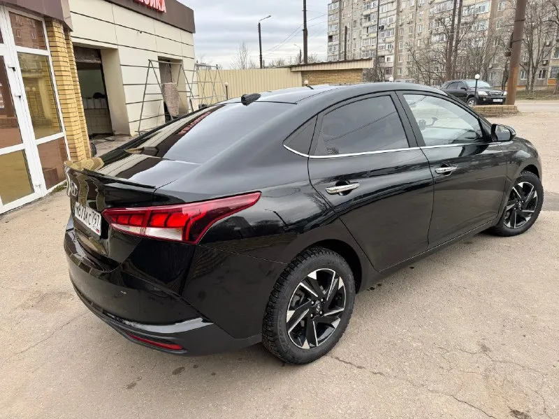 Solaris2 (2021) 105000km. родной трассовый. с момента покупки в одной семье. масло каждые 7к полная комплектация, подогрев всех сидений, подогрев стекла, карплей, спутниковая навигация. цена:1650000₽ +79592835024 📞 звоните: +7(959)2835024 - фотография - 3