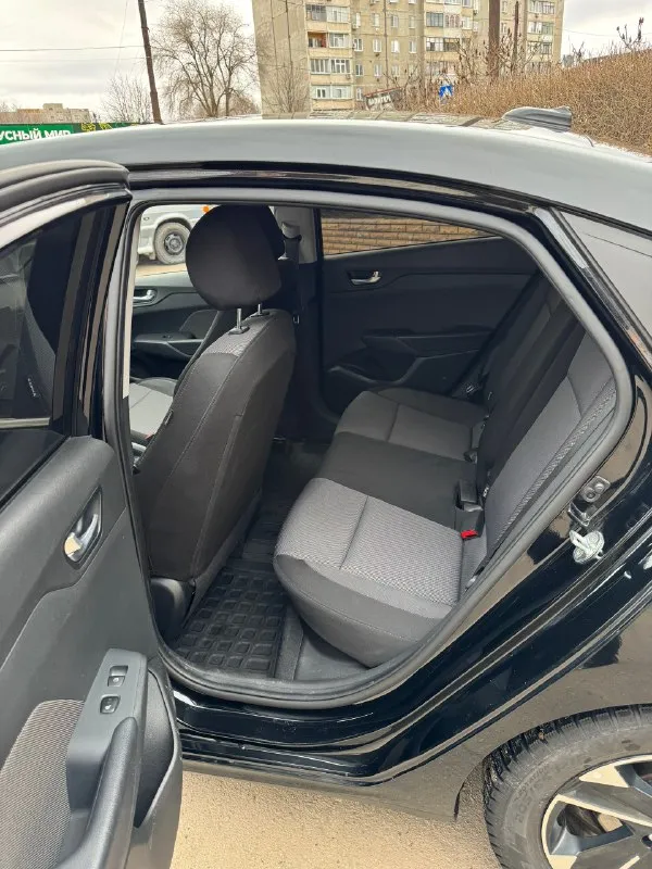 Solaris2 (2021) 105000km. родной трассовый. с момента покупки в одной семье. масло каждые 7к полная комплектация, подогрев всех сидений, подогрев стекла, карплей, спутниковая навигация. цена:1650000₽ +79592835024 📞 звоните: +7(959)2835024 - фотография - 5