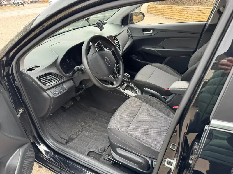 Solaris2 (2021) 105000km. родной трассовый. с момента покупки в одной семье. масло каждые 7к полная комплектация, подогрев всех сидений, подогрев стекла, карплей, спутниковая навигация. цена:1650000₽ +79592835024 📞 звоните: +7(959)2835024 - фотография - 6