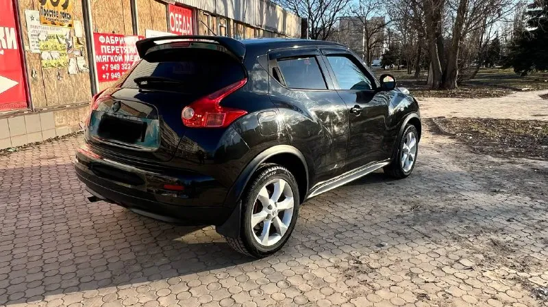 В продаже nissan juke, 2013 г. в. бензин, 1,6. коробка автомат, не вариатор! акпп стоит с nissan tida. состояние отличное. камера заднего вида, парктроник задний. ездила девочка, автомобиль управлялся аккуратно. заменены все расходники. два комплекта резины (зима и лето). разумный торг у капота. подробнее расскажу по телефону или при осмотре. автомобиль находится в мариуполе.900000₽ +79496437234 - фотография - 4