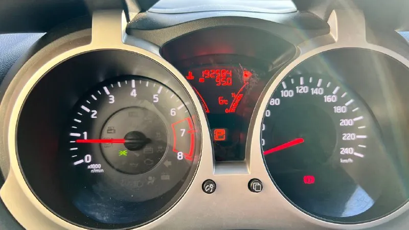 В продаже nissan juke, 2013 г. в. бензин, 1,6. коробка автомат, не вариатор! акпп стоит с nissan tida. состояние отличное. камера заднего вида, парктроник задний. ездила девочка, автомобиль управлялся аккуратно. заменены все расходники. два комплекта резины (зима и лето). разумный торг у капота. подробнее расскажу по телефону или при осмотре. автомобиль находится в мариуполе.900000₽ +79496437234 - фотография - 8