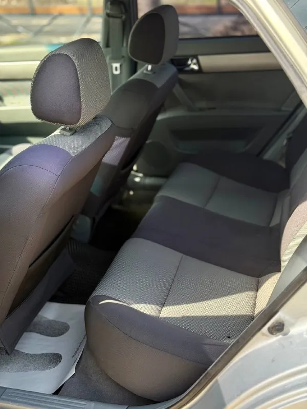 🚙марка: chevrolet lacetti ⚙️двигатель:1.6 ⛽️вид топлива:бензин 📅год выпуска:2008 💴цена:590.000.руб(торг-обмен) 🗺️пробег:220.000 км 📦:кпп :механика в продаже chevrolet lacetti в отличном состоянии для своих лет автомобиль как на фото без жучков без рыжика без гнили кузов достойном состоянии мотор без нареканий без масла жора масло в моторе поменяны коробка тоже без нареканий не хрустит не выбивает ходовая часть в отличном состоянии недавно прошла большое то все стекла родные два комплекта резины зима лето все остальные доп вопросы 📞 звоните: на этом номер есть +79495000534 есть telegram 📍•город мариуполь - фотография - 9