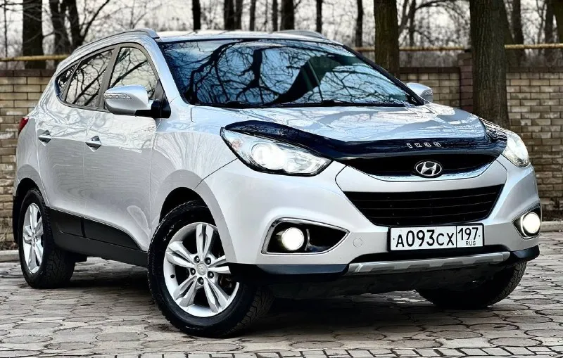 ✅в продаже hyundai ix35 ✅в идеальном состоянии ✅1 владелец с салона ✅весь в родном окрасе ✅с зеленой автотекой ✅год:2012 ✅коробка автомат ✅цена:1.355.000₽ ✅номер:+79495011956 или +79491003435 на обоих номерах есть телеграмм и мах авто в идеальном состоянии без каких либо вложений, сел и поехал, по кузову без ржавчины, кузов отполирован, и проведена химчистка салона, техническая часть автомобиля на 5+ полностью обслужена, за автомобиль следили и ухаживали, у автомобиля всего один хозяин, вся история обслуживания на руках, все чеки и отметки в сервизной книге, таких машин на рынке осталось очень мало, больше информации по телефону! 📞 🇷🇺 звоните: +79495011956 - фотография - 2