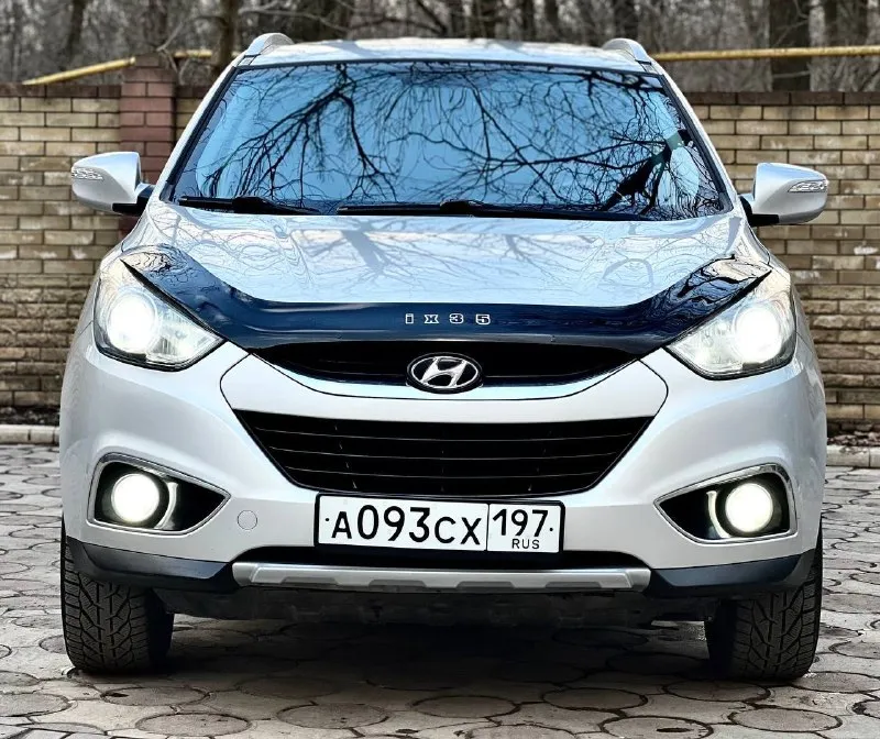 ✅в продаже hyundai ix35 ✅в идеальном состоянии ✅1 владелец с салона ✅весь в родном окрасе ✅с зеленой автотекой ✅год:2012 ✅коробка автомат ✅цена:1.355.000₽ ✅номер:+79495011956 или +79491003435 на обоих номерах есть телеграмм и мах авто в идеальном состоянии без каких либо вложений, сел и поехал, по кузову без ржавчины, кузов отполирован, и проведена химчистка салона, техническая часть автомобиля на 5+ полностью обслужена, за автомобиль следили и ухаживали, у автомобиля всего один хозяин, вся история обслуживания на руках, все чеки и отметки в сервизной книге, таких машин на рынке осталось очень мало, больше информации по телефону! 📞 🇷🇺 звоните: +79495011956 - фотография - 3
