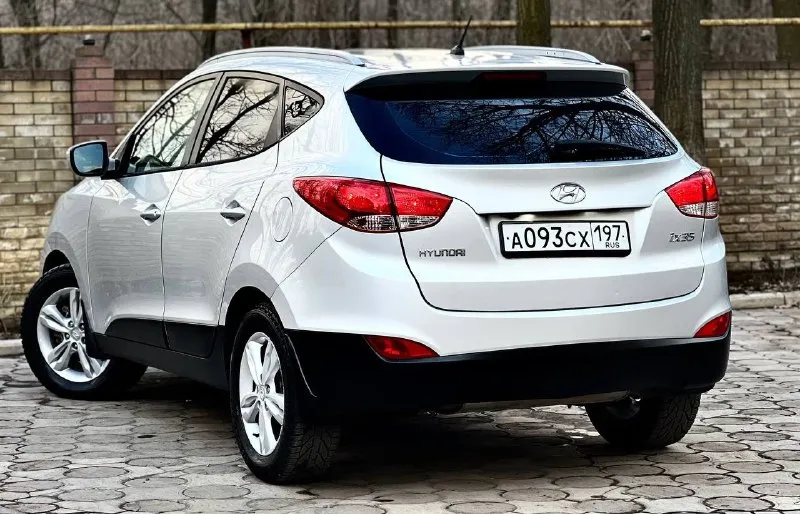 ✅в продаже hyundai ix35 ✅в идеальном состоянии ✅1 владелец с салона ✅весь в родном окрасе ✅с зеленой автотекой ✅год:2012 ✅коробка автомат ✅цена:1.355.000₽ ✅номер:+79495011956 или +79491003435 на обоих номерах есть телеграмм и мах авто в идеальном состоянии без каких либо вложений, сел и поехал, по кузову без ржавчины, кузов отполирован, и проведена химчистка салона, техническая часть автомобиля на 5+ полностью обслужена, за автомобиль следили и ухаживали, у автомобиля всего один хозяин, вся история обслуживания на руках, все чеки и отметки в сервизной книге, таких машин на рынке осталось очень мало, больше информации по телефону! 📞 🇷🇺 звоните: +79495011956 - фотография - 4