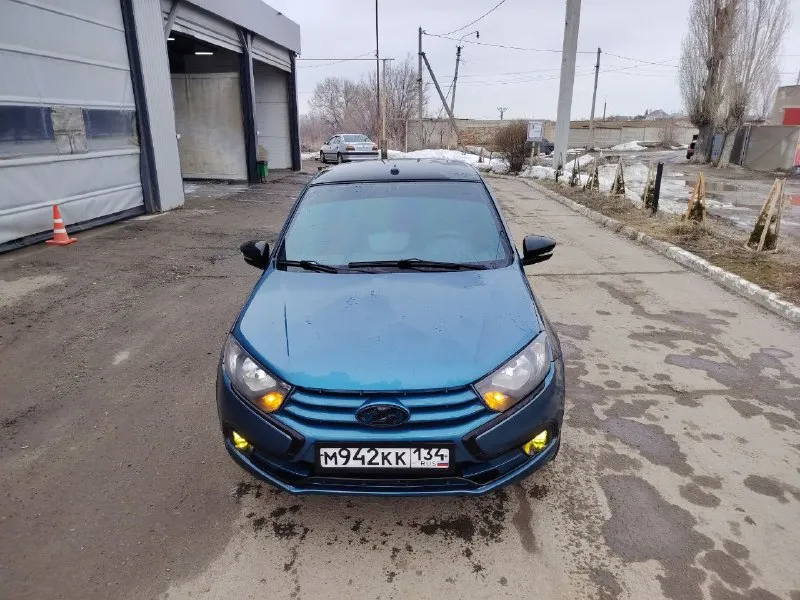 Я владелец с 6.000 пробега и по сей день. на учёте на мне. по машине расскажу от и до на любые вопросы отвечу. машина перекрашена в дорогой красивый цвет как у новых bmw x6. салон перетянут в толстую дорогую кожу. потолок и козырьки тоже перетянуты. установлена громкая музыка в студии автозвука. шумо/вибро изоляция. двигатель шеснарь клапана не гнёт. прошит. едет очень бодро. кондиционер. диски r16 на хорошей, мягкой новой резине. установлены двухрежимные хорошие туманки. катализатор не удалял ещё, стоит родной. торг конечно есть, на всё. цена 715.000₽ +79044283393 (можно писать в мах) - фотография - 1