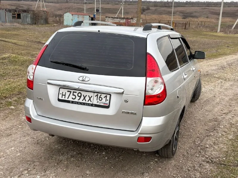 Продам lada priora приора (универсал) 2010г пробег 195т. км. автомобиль в очень хорошем состоянии. все стекла заводские включая лобовое, ничего варить, красить не нужно. двигатель 1.6 16 кл. ( комплект грм поменян) комплектация( кондиционер, эур, абс, передние стеклоподъемники, подушка безопасности, электрорегулировка зеркал и подогрев, центральный замок). установлена сигнализация starline с автозапуском, штатная музыка, новый аккумулятор. авто на летней резине на 14 литых дисках. документы чистые, любое переоформление цена 375.т. ₽ осмотр г. новоазовск т. +79493183670 т. +79493137598 - фотография - 4