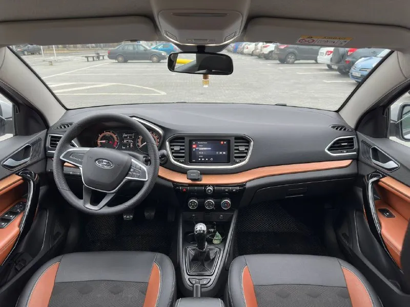 Ваз vesta cross 2023 - состояние нового автомобиля! серый, пробег 90 000 км – ухоженный, обслуженный, готов к любым дорогам! 🔹 комплектация: ✔ 🆕 установлено газобаллонное оборудование премиум класса! ✔ экономичный двигатель 1.6 л ✔ кожаный салон с подогревом сидений и лобового стекла ✔ подогрев зеркал с электроприводом ✔ полный электропакет (все стеклоподъемники) ✔ кондиционер и кнопка start/stop ✔ дисковые тормоза с abs 🔹 техническое обслуживание: ✅ второе то пройдено ✅ замена масла (двигатель, трансмиссия) ✅ новые свечи 💰 цена: 1 400 000 ₽ 📞 +7 (949) 382-88-76 📞 звоните: +7(949)3828876 - фотография - 4