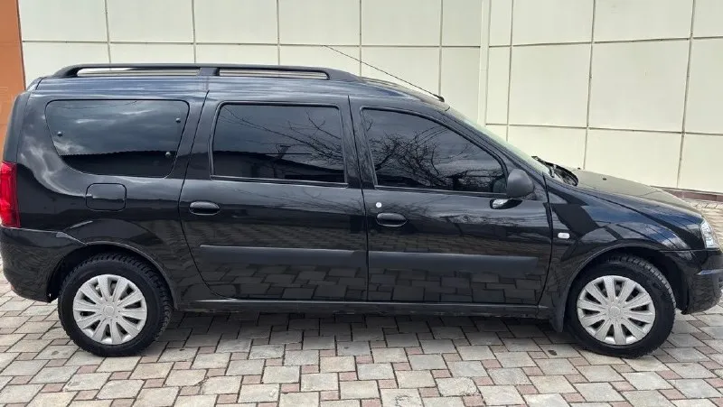 Продам семейный авто! ваз largus 7мест! автомобиль в отличнейшем состоянии! абсолютно без вложений! пробег составляет 120.000т. км. 2 собственника. кузов оцинкованный соответствует фото! красивый черный цвет смотрится шикарно! самый надежный двигатель reno 1.6 работает как часики! без посторонних шумов, масло не расходует! кпп и ходовая часть на 5/5! по автомобилю абсолютно нету никаких нареканий и вложений! по комплектации: кондиционер, abs, гидроусилитель руля, подогрев сидений, эл. стеклоподъемники, и многое другое. светлый приятный салон! без порезов и потертостей! документы чистые, без штрафов запретов и прочего! цена 835.000т/р. торг реальному покупателю! тел: +79495364754. 📞 звоните: +7(949)5364754 - фотография - 5