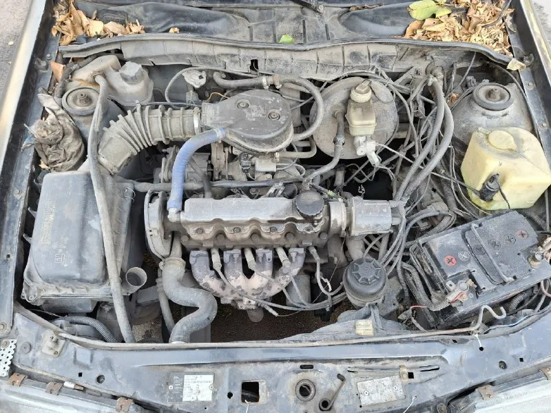Продам opel vectra a 1989 года цена: 60 000 газ/бензин двигатель 1.6, работает без нареканий, запускается хорошо в любую погоду, не троит, на дымит, работает и на газу и на бензине технически в нормальном состоянии, недавно поменял свечи, провода, передние колодки и передние ступичные подшипники, в общем на полном ходу по кузову силовые части живые, дно, ланжероны, стаканы все целое, варить не надо ничего, внешняя часть конечно на троечку, есть несколько нюансов, но на езду не влияет. передние стеклоподьемники, аккумулятору пол года, запаска в комплекте. машину покупал на подмену, пока основная была в ремонте. продажа по тп. машину глянуть можно в донецке, буденновский район, донской +79493454650 +79495009816 телеграмм 📞 звоните: +7(949)3454650 - фотография - 6