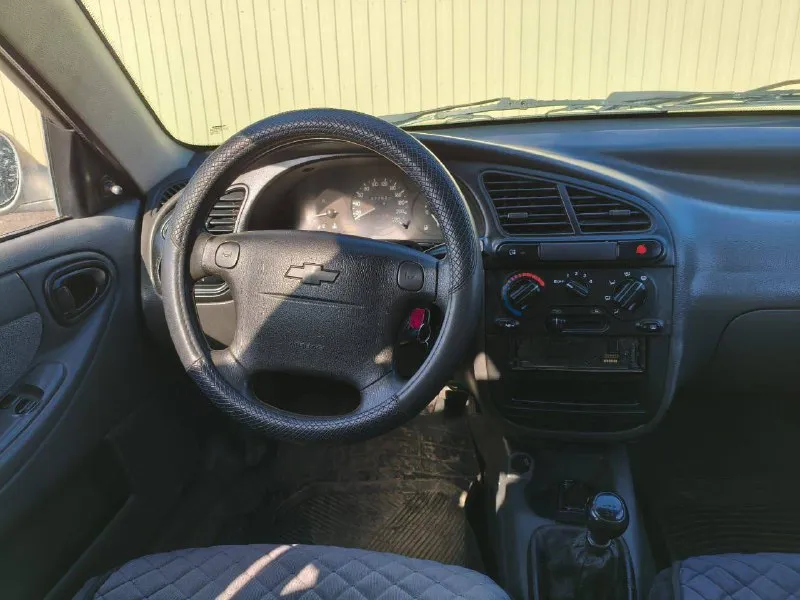 Chevrolet lanos 2008 год 1,5 бензин механика кондиционер гур музыка подушка безопасности. два владельца. автотека зеленая. цена 245 тыс руб тел +79885273888 - фотография - 7