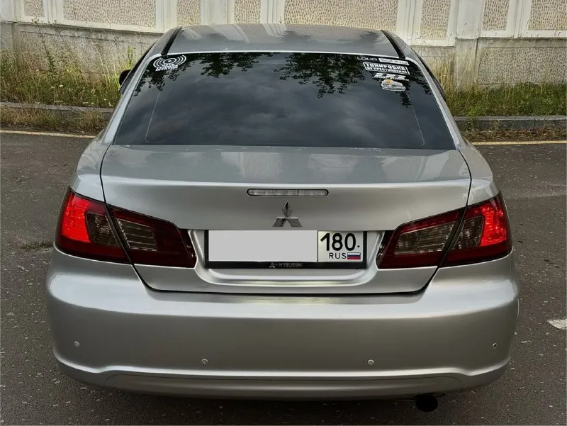 Продам mitsubishi galant 9, 2008 года выпуска, в последнем рестайлинге🔥 ➡️мотор 4g69 обьемом 2.4 литра, на 160 л. с, с огромным ресурсом, чугунный блок, мега надёжный, масложора нет. оригинальный пробег авто 273.500 км, для данного мотора это только обкатка, любые проверки эндоскопом, замеры компрессии и тд. замена масла каждые 6000 тысяч, лью только 95, иногда 100-й бензин. катализаторы вырезаны, авто прошито под 95-100 бензин, едет очень-очень бодро. комплект грм, со всеми роликами заменен на 273.000 км. ➡️автоматическая коробка передач, работает четко, без пинков и рывков. на 270.000 км сделал большое то: заменил передние стойки, стойки и втулки стабилизаторов, сайлентблоки задние, шрузы внутренние, передние тормозные диски, колодки вкруг, подушки акпп, заменил масло в акпп оригинал mitsubishi atf sp-3, масло в двигателе takayama 5-30, полная замена жидкости гидроусилителя на mitsubishi dia queen, заменил подрулевой шлейф, обслужил ручник, новый аккумулятор на 65a. бо 📞 звоните: +7(949)3215048 - фотография - 4