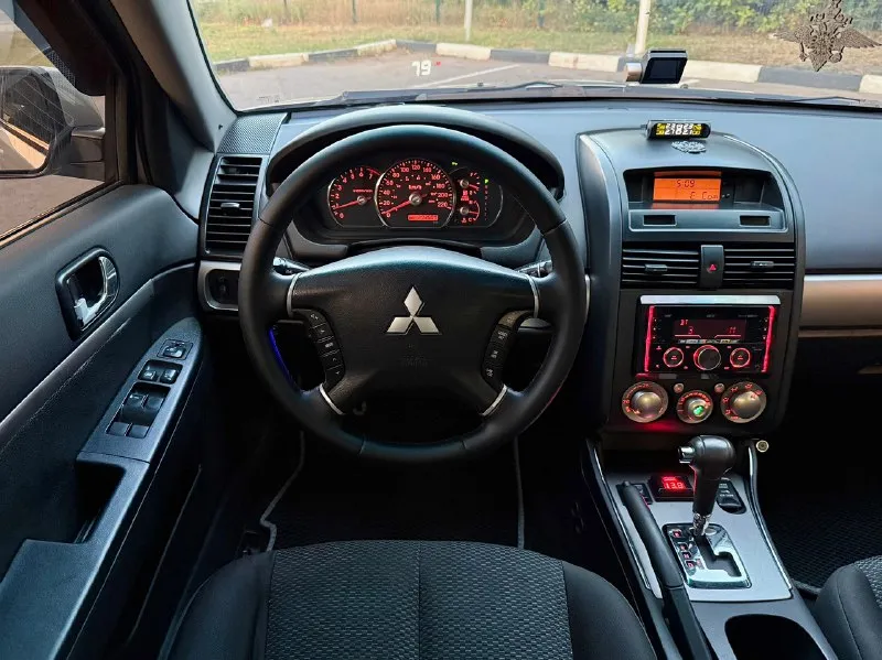 Продам mitsubishi galant 9, 2008 года выпуска, в последнем рестайлинге🔥 ➡️мотор 4g69 обьемом 2.4 литра, на 160 л. с, с огромным ресурсом, чугунный блок, мега надёжный, масложора нет. оригинальный пробег авто 273.500 км, для данного мотора это только обкатка, любые проверки эндоскопом, замеры компрессии и тд. замена масла каждые 6000 тысяч, лью только 95, иногда 100-й бензин. катализаторы вырезаны, авто прошито под 95-100 бензин, едет очень-очень бодро. комплект грм, со всеми роликами заменен на 273.000 км. ➡️автоматическая коробка передач, работает четко, без пинков и рывков. на 270.000 км сделал большое то: заменил передние стойки, стойки и втулки стабилизаторов, сайлентблоки задние, шрузы внутренние, передние тормозные диски, колодки вкруг, подушки акпп, заменил масло в акпп оригинал mitsubishi atf sp-3, масло в двигателе takayama 5-30, полная замена жидкости гидроусилителя на mitsubishi dia queen, заменил подрулевой шлейф, обслужил ручник, новый аккумулятор на 65a. бо 📞 звоните: +7(949)3215048 - фотография - 8