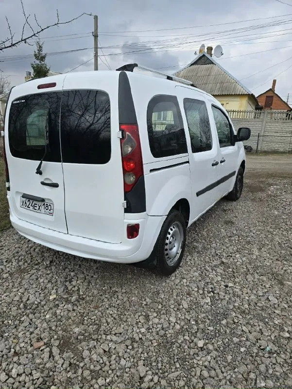 Продам renault kangoo 2009г.1,5 dci авто в отличном состоянии, полностью обслужено, примят правый порог, на его ремонт уступлю. мини линзы в фарах, сиденья передние и задние с hyundai сантафе, передние с обогревом, новое лобовое стекло. мотор контрактный с пробегом 90000км. , все документы на него имеются, он вписан в тех паспорт. постоянный учёт рф 180 регион. цена 650000т. торг 79493338357 юрий 📞 звоните: +7(949)3338357 - фотография - 4