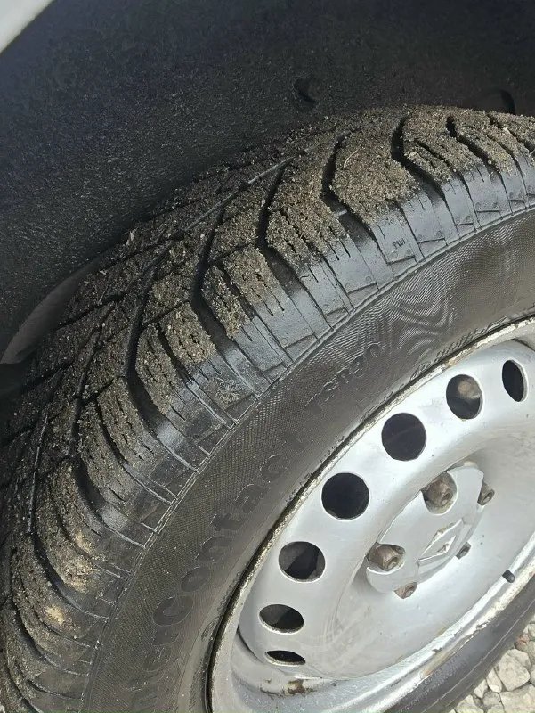 Продам renault kangoo 2009г.1,5 dci авто в отличном состоянии, полностью обслужено, примят правый порог, на его ремонт уступлю. мини линзы в фарах, сиденья передние и задние с hyundai сантафе, передние с обогревом, новое лобовое стекло. мотор контрактный с пробегом 90000км. , все документы на него имеются, он вписан в тех паспорт. постоянный учёт рф 180 регион. цена 650000т. торг 79493338357 юрий 📞 звоните: +7(949)3338357 - фотография - 6