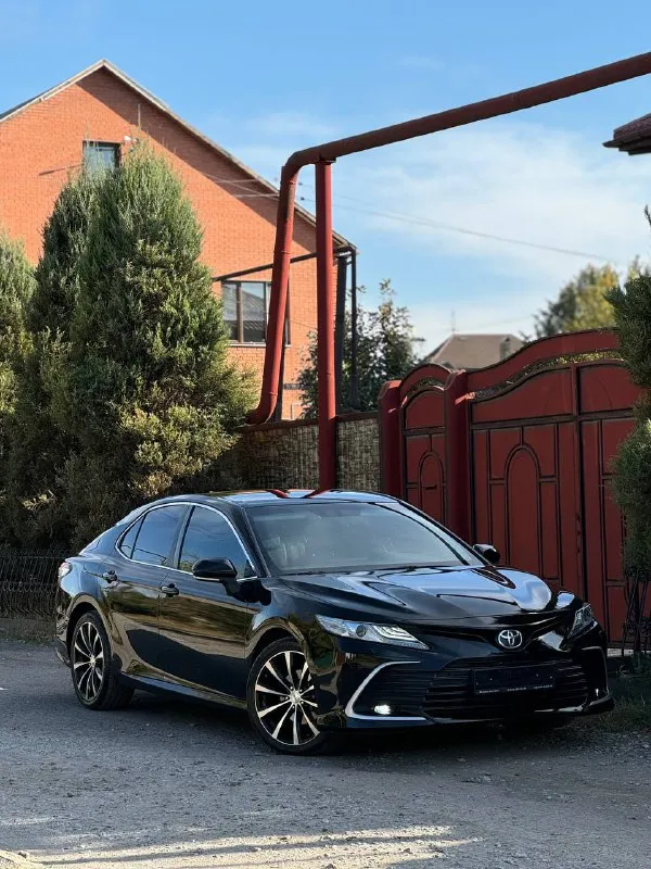 Toyota camry год 2021 об 2.5 пробег 76 тыщ состояние идеальное машина купленного в официального диле... - фотография