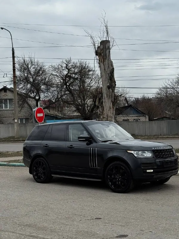Range rover год 2014 4.4 пробег 202 км автомобиль полностью обслужен у дилера комплектация максимальная кроме панорамы цвет очень красивый тёмно-серый грейд два комплекта резины все сервисные все ключи по факту два хозяина цена 3.550 торг возможен обмен +7 949 567 20 89 📲 tg: марк 📞 звоните: +7(949)5672089 - фотография - 2