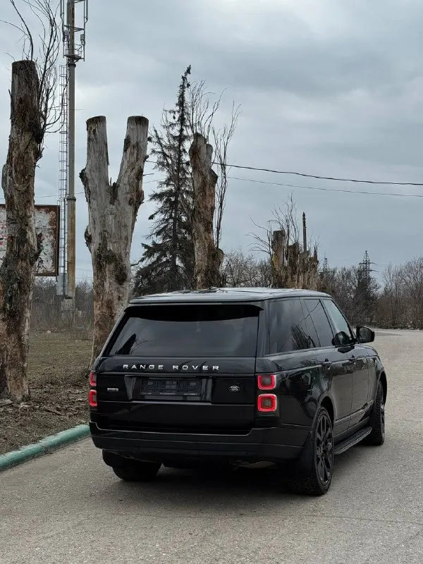 Range rover год 2014 4.4 пробег 202 км автомобиль полностью обслужен у дилера комплектация максимальная кроме панорамы цвет очень красивый тёмно-серый грейд два комплекта резины все сервисные все ключи по факту два хозяина цена 3.550 торг возможен обмен +7 949 567 20 89 📲 tg: марк 📞 звоните: +7(949)5672089 - фотография - 3