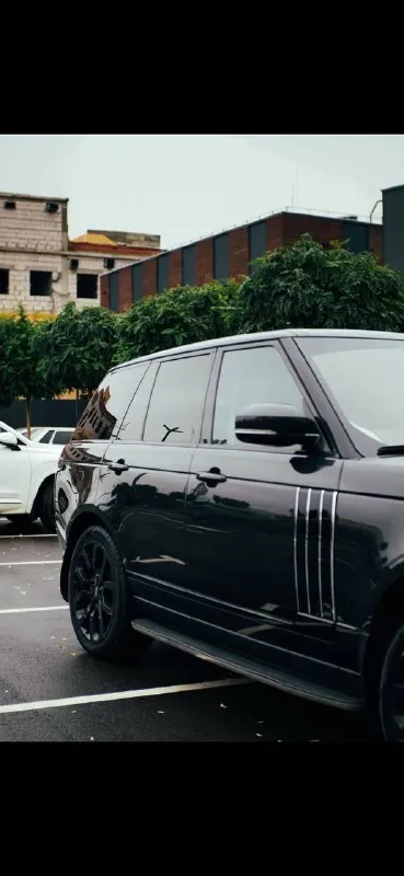 Range rover год 2014 4.4 пробег 202 км автомобиль полностью обслужен у дилера комплектация максимальная кроме панорамы цвет очень красивый тёмно-серый грейд два комплекта резины все сервисные все ключи по факту два хозяина цена 3.550 торг возможен обмен +7 949 567 20 89 📲 tg: марк 📞 звоните: +7(949)5672089 - фотография - 6