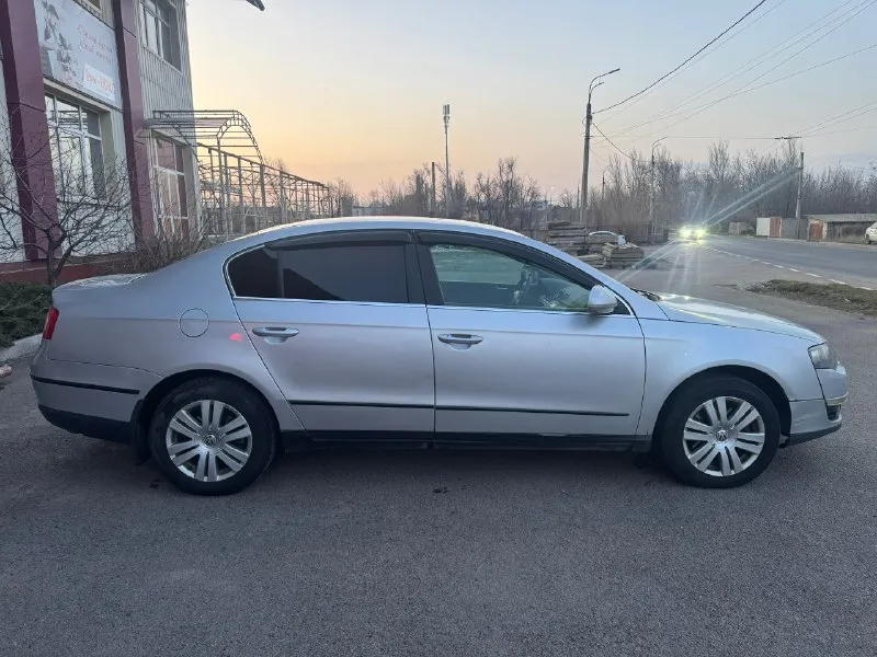 Продам volkswagen passat b6 : 1.8 tsi коробка: автомат 6 ст. alisin год: 2008 пробег: 335.000 км два ключа опции: - обогрев лобового стекла - обогрев передних сидений - обогрев зеркал - эл. зеркала - полный электро пакет - мульти руль - заменена штатная мультимедия - адаптивный свет - электропривод водительского сиденья цена: 630.000р г. донецк +79496142090 (тг- на этом номере тоже) 📞 звоните: +7(949)6142090 - фотография - 3