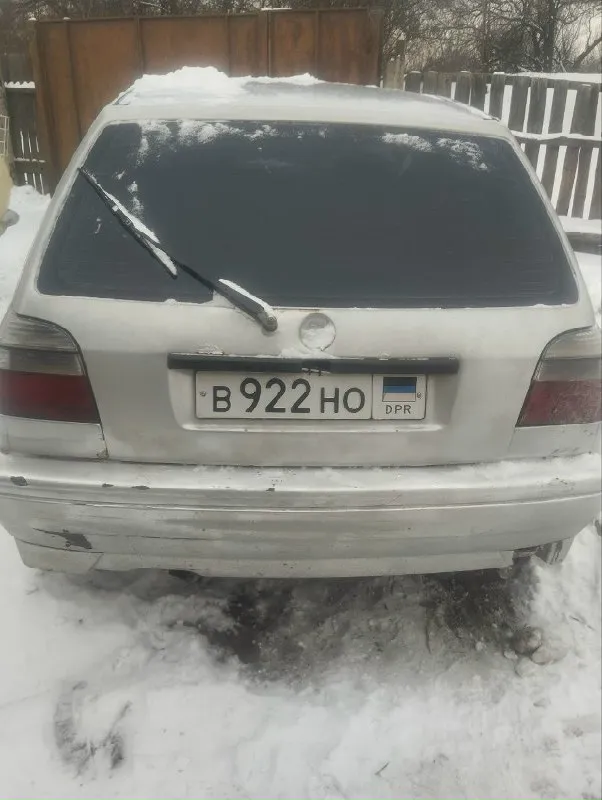 Продам или обменяю volkswagen гольф 3 1993 года двигатель 1.6 коробка кпп, электрика все работает по кузову все отлично проблема в стартере, его нет заводится с толкача, едет ходовая часть мягкая на 4 сделаю хороший торг на стартер по документам хозяин есть территориально город макеевка цена аппарата: 75 тыс рублей остальные вопросы по телефону +79494876700 📞 звоните: +7(949)4876700 - фотография - 2