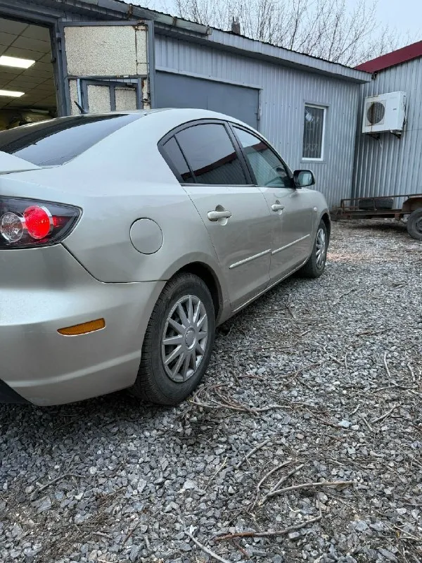 Mazda 3вк рестайлинг (2007)🇯🇵 пробег 217т ( родной ) двигатель 1,6 акпп эл. пакет климат подогрев боковых зеркал подогрев передних сидений музыка продам живую mazda с оригинальным пробегом !! авто полностью в исправно состоянии 🚘 ходовая взбитая без посторонних звуков ⚽️ акпп после полного то, без пинков и прочего листает как положенно 🚦 двигатель не троит не дымит, все фильтра, жидкости поменяны 🚀 зимняя резина новая 🛞 чисты опрятный салон 🧼 кузов без гнили и ржавчины (как на фото ) автомобиль полностью обслужен, без вложений, гаражное хранение ! цена 525 т. торг по факту! от авто не избавляюсь т. к для своих лет в достойном состоянии ! тел +7 (949) 509-14-73 (max, telegram) 📞 звоните: +7(949)5091473 - фотография - 2