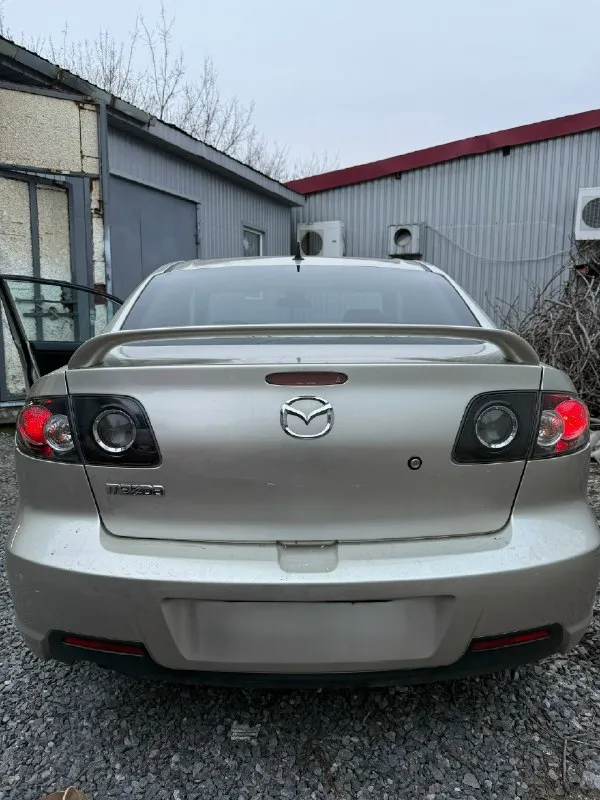 Mazda 3вк рестайлинг (2007)🇯🇵 пробег 217т ( родной ) двигатель 1,6 акпп эл. пакет климат подогрев боковых зеркал подогрев передних сидений музыка продам живую mazda с оригинальным пробегом !! авто полностью в исправно состоянии 🚘 ходовая взбитая без посторонних звуков ⚽️ акпп после полного то, без пинков и прочего листает как положенно 🚦 двигатель не троит не дымит, все фильтра, жидкости поменяны 🚀 зимняя резина новая 🛞 чисты опрятный салон 🧼 кузов без гнили и ржавчины (как на фото ) автомобиль полностью обслужен, без вложений, гаражное хранение ! цена 525 т. торг по факту! от авто не избавляюсь т. к для своих лет в достойном состоянии ! тел +7 (949) 509-14-73 (max, telegram) 📞 звоните: +7(949)5091473 - фотография - 4