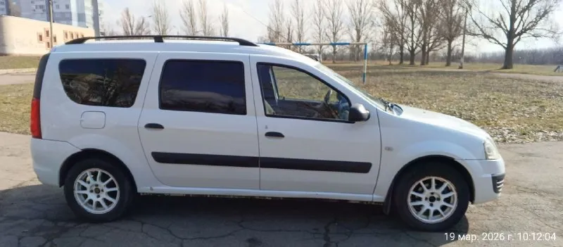 Собственник продам lada largus ( лада ларгус) досанкционная сборка, 2013г 253.000 км двигатель 1.6 рено к7м, самый простой и надёжный. кпп включается мягко, не гудит, не выбивает. подвеска полностью обслужена. - 7 мест - диски r15 - кузов оцинкован - кондиционер - гидроусилитель руля - электростеклоподъемники - подогрев сидений - центральный замок машина полностью обслужена, вложений не требует. г. донецк 580 000₽ + минимальный торг у капота +79494194769 +79497989192 - фотография - 2