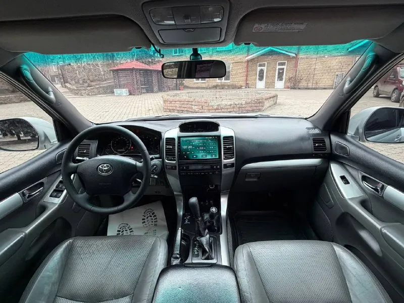 В продаже проверенный временем toyota land cruiser prado 120 2006 года выпуска на надёжном моторе 4.0 бензин, полностью обслужен! коробка обычный автомат, переключает плавно, без пинков и рывков. по ходовой части также никаких нареканий. автомобиль местный, не пригон! родной пробег 260.000 км. 2 комплекта резины. установлено хорошее гбо, хороший свет, андроид магнитола, сигнализация, красивые диски на японской резине. по документам полностью чистый, любой вид переоформления! возможен обмен осмотр донецк цена 1.780.000 ₽, торг быстрому покупателю ☎️ +7 (949) 628-72-17 📞 звоните: +7(949)6287217 - фотография - 10