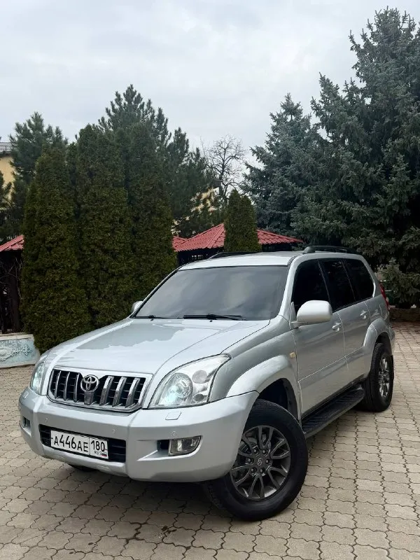 В продаже проверенный временем toyota land cruiser prado 120 2006 года выпуска на надёжном моторе 4.0 бензин, полностью обслужен! коробка обычный автомат, переключает плавно, без пинков и рывков. по ходовой части также никаких нареканий. автомобиль местный, не пригон! родной пробег 260.000 км. 2 комплекта резины. установлено хорошее гбо, хороший свет, андроид магнитола, сигнализация, красивые диски на японской резине. по документам полностью чистый, любой вид переоформления! возможен обмен осмотр донецк цена 1.780.000 ₽, торг быстрому покупателю ☎️ +7 (949) 628-72-17 📞 звоните: +7(949)6287217 - фотография - 2
