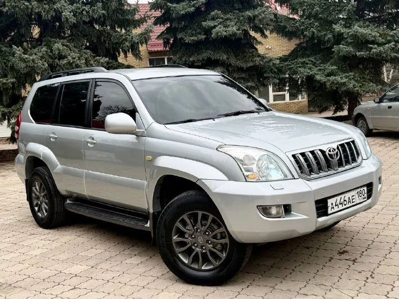 В продаже проверенный временем toyota land cruiser prado 120 2006 года выпуска на надёжном моторе 4.0 бензин, полностью обслужен! коробка обычный автомат, переключает плавно, без пинков и рывков. по ходовой части также никаких нареканий. автомобиль местный, не пригон! родной пробег 260.000 км. 2 комплекта резины. установлено хорошее гбо, хороший свет, андроид магнитола, сигнализация, красивые диски на японской резине. по документам полностью чистый, любой вид переоформления! возможен обмен осмотр донецк цена 1.780.000 ₽, торг быстрому покупателю ☎️ +7 (949) 628-72-17 📞 звоните: +7(949)6287217 - фотография - 3