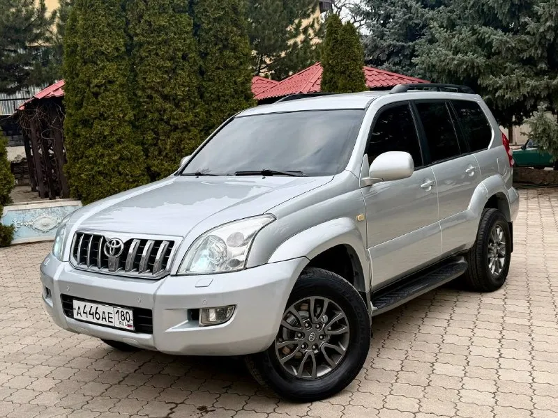 В продаже проверенный временем toyota land cruiser prado 120 2006 года выпуска на надёжном моторе 4.0 бензин, полностью обслужен! коробка обычный автомат, переключает плавно, без пинков и рывков. по ходовой части также никаких нареканий. автомобиль местный, не пригон! родной пробег 260.000 км. 2 комплекта резины. установлено хорошее гбо, хороший свет, андроид магнитола, сигнализация, красивые диски на японской резине. по документам полностью чистый, любой вид переоформления! возможен обмен осмотр донецк цена 1.780.000 ₽, торг быстрому покупателю ☎️ +7 (949) 628-72-17 📞 звоните: +7(949)6287217 - фотография - 4