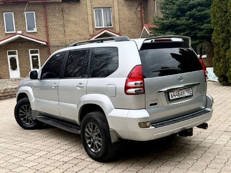 В продаже проверенный временем toyota land cruiser prado 120 2006 года выпуска на надёжном моторе 4.0 бензин, полностью обслужен! коробка обычный автомат, переключает плавно, без пинков и рывков. по ходовой части также никаких нареканий. автомобиль местный, не пригон! родной пробег 260.000 км. 2 комплекта резины. установлено хорошее гбо, хороший свет, андроид магнитола, сигнализация, красивые диски на японской резине. по документам полностью чистый, любой вид переоформления! возможен обмен осмотр донецк цена 1.780.000 ₽, торг быстрому покупателю ☎️ +7 (949) 628-72-17 📞 звоните: +7(949)6287217 - фотография - 6