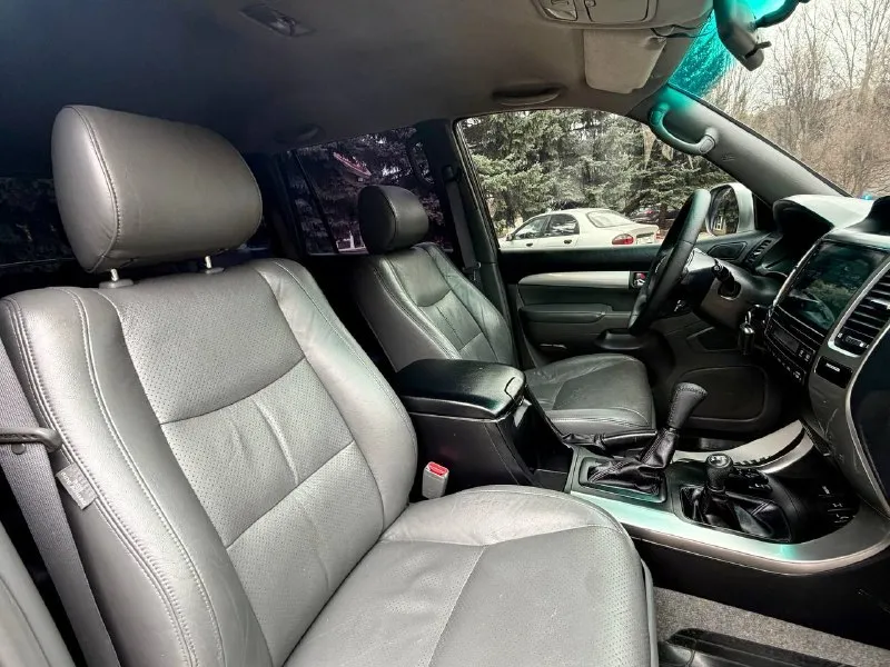 В продаже проверенный временем toyota land cruiser prado 120 2006 года выпуска на надёжном моторе 4.0 бензин, полностью обслужен! коробка обычный автомат, переключает плавно, без пинков и рывков. по ходовой части также никаких нареканий. автомобиль местный, не пригон! родной пробег 260.000 км. 2 комплекта резины. установлено хорошее гбо, хороший свет, андроид магнитола, сигнализация, красивые диски на японской резине. по документам полностью чистый, любой вид переоформления! возможен обмен осмотр донецк цена 1.780.000 ₽, торг быстрому покупателю ☎️ +7 (949) 628-72-17 📞 звоните: +7(949)6287217 - фотография - 8