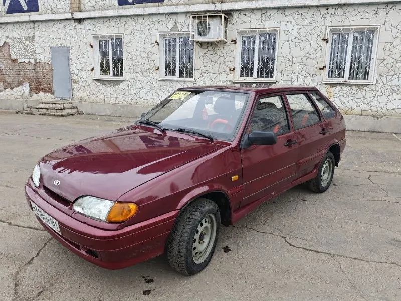 Срочно продам 2114, 2005 года полное переоформление! цена 150 тысяч рублей, без торга! резвый, коробка не выбивает, ходовая в порядке. дно целое, красить не надо салон отличный, музыка, электро стекла, лед свет, новая резина. косяки по мелочи, идеала нет. осмотр в енакиево +79496791890 📲 tg: мишаня 📞 звоните: +7(949)6791890 - фотография - 1