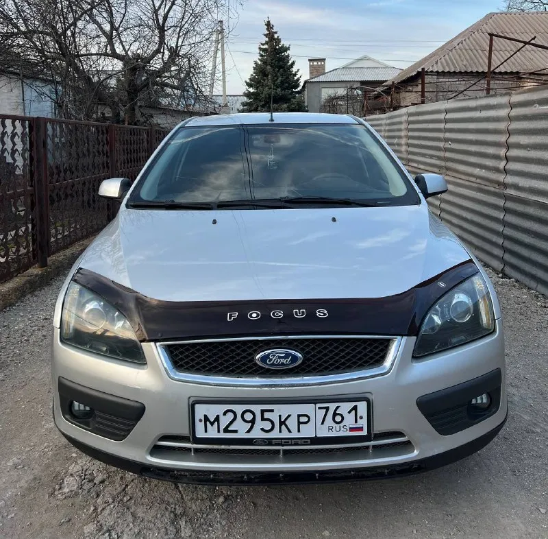 Продам ford focus 2 год: 2006 двигатель 1.8 газ/бензин работает отлично, газ недавно обслужен, очень экономная езда! по ходовой недавно обслужена делать ничего не нужно, кузов в достойном состоянии не гнилой, пороги, днище целое делать ничего не нужно, в серьезных дтп не был! на автомобиле установлена линзовая оптика светит шикарно, фары затянуты в бронепленку! вместо замка зажигания установлен старт-стоп то есть заводиться с кнопки! комплектация комфортная с подогревами сидений, лобового, зеркал, эл. фары, эл. зеркала, дисковые тормоза в круг, центральный замок, андроид дисплей 4/64, к нему подключен усилитель на все колонки играет очень громко! документы чистые, тех осмотр есть! торг есть цена: 545000 📍мариуполь 📞+79496463727 📞 звоните: +7(949)6463727 - фотография - 3