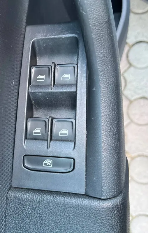 Skoda rapid в шикарном состоянии! 🔥без окрасов ! все стекла родные ! 🔥 год 2015г кузов лифтбек 1.6 бензиновый мрi (атмосферный) коробка механика 5ст. передний привод пробег 190.000 тыс. км (родной ) с автотека зеленая 🧤 2 хозяин! 🔥комплектация🔥 климат контроль! подогрев сидений ! круиз контроль ! 4 эл. стеклоподъёмника ! бортовой компьютер ! обогрев заднего стекла! эл. зеркала с подогревом корректор фар! дхо! сигнализация ! би лэд в фарах! лэд птф! разъемы под aux usb! разъем 12v! магнитола bluetooth! мульти руль ! литые диски r15! 2 ключа ! ✅донецк. стоимость 1.030.000 тел. +7 (988) 586-09-06 📲 tg: с_e 📞 звоните: +7(988)5860906 - фотография - 9