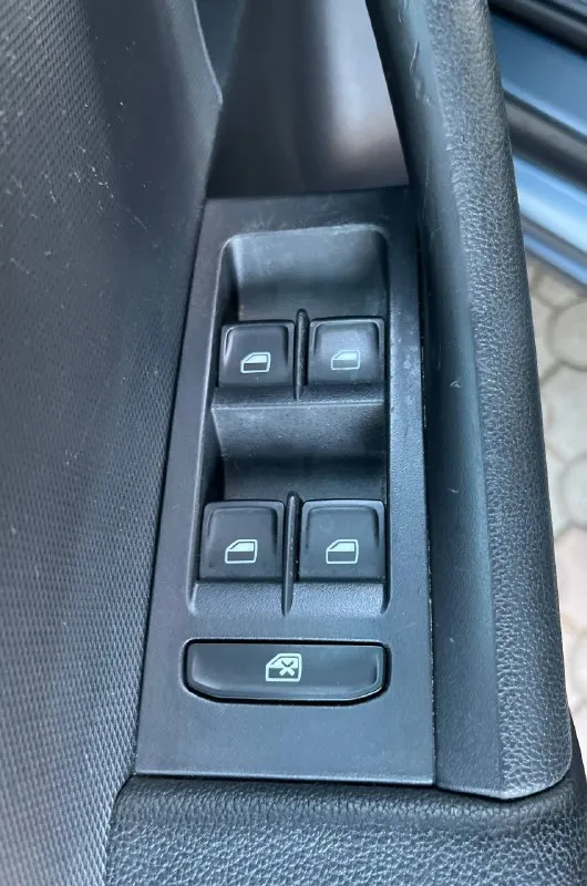 Skoda rapid в шикарном состоянии! 🔥без окрасов ! все стекла родные ! 🔥 год 2015г кузов лифтбек мотор 1.6 бензиновый мрi (атмосферный) коробка механика 5ст. передний привод пробег 190.000 тыс. км (родной ) с автотека зеленая 🧤 2 хозяин! 🔥комплектация🔥 климат контроль! подогрев сидений ! круиз контроль ! 4 эл. стеклоподъёмника ! бортовой компьютер ! обогрев заднего стекла! эл. зеркала с подогревом корректор фар! дхо! сигнализация ! би лэд в фарах! лэд птф! разъемы под aux usb! разъем 12v! магнитола bluetooth! мульти руль ! литые диски r15! 2 ключа ! ✅донецк. стоимость 1.030.000 тел. +79885860906 - фотография - 9