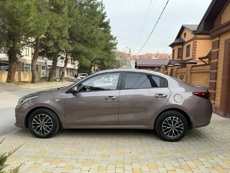 Номер телефона +79493330955 в продаже kia rio 1.6 автомат 2018год ✅ отличное состояние ✅ пробег 115тыс. км оригинальный ✅ без вложений ✅ без каких либо моментов ✅ кузов в родной краске ✅ все стекла родные ✅ без окрасов ✅ два ключа ✅ южный регион ✅ кузов без сколов и царапин ✅ обслужена от и до ✅ любые проверки на любом сто ✅ telegram - фотография - 3