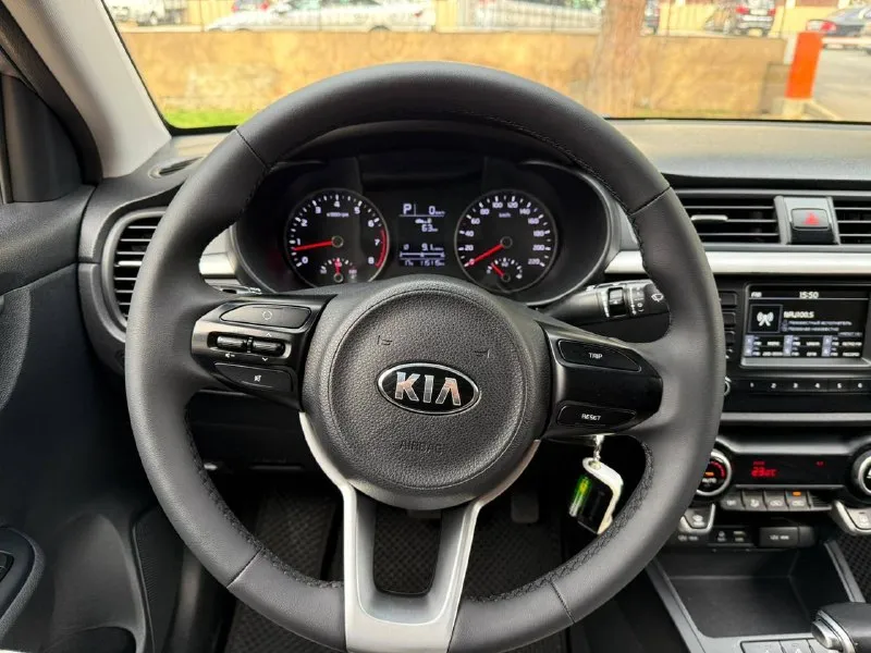 Номер телефона +79493330955 в продаже kia rio 1.6 автомат 2018год ✅ отличное состояние ✅ пробег 115тыс. км оригинальный ✅ без вложений ✅ без каких либо моментов ✅ кузов в родной краске ✅ все стекла родные ✅ без окрасов ✅ два ключа ✅ южный регион ✅ кузов без сколов и царапин ✅ обслужена от и до ✅ любые проверки на любом сто ✅ telegram - фотография - 4