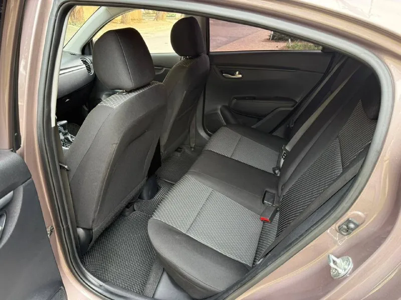 Номер телефона +79493330955 в продаже kia rio 1.6 автомат 2018год ✅ отличное состояние ✅ пробег 115тыс. км оригинальный ✅ без вложений ✅ без каких либо моментов ✅ кузов в родной краске ✅ все стекла родные ✅ без окрасов ✅ два ключа ✅ южный регион ✅ кузов без сколов и царапин ✅ обслужена от и до ✅ любые проверки на любом сто ✅ telegram - фотография - 7