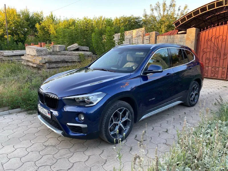Bmw x1, 28ix; 2016 г. в. двигатель b46o, 2.0 л твинтурбо бензин, 231 л. с, привод полный ; не требует вложений. динамичная и комфортная машина. пробег 125 тыс. км. один владелец после пригона из сша на протяжении 3 лет. максимальная комплектация, ассистент парковки, черный потолок, подогрев руля, сидений, проекция на лобовое. бережная эксплуатация, ездила девушка. салон в отличном состоянии. недавно пройдено то (масло, фильтра). есть зимняя резина pirelli ice-zero в отличном состоянии. цена 2,050 млн. , разумный торг. тел. +7 949 3004197 - фотография - 1