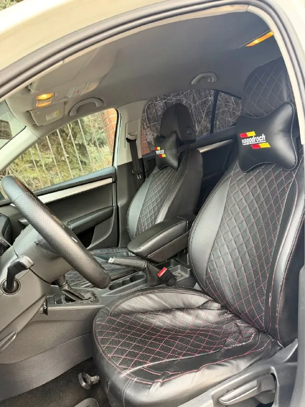 Продам skoda octavia а7 fl 2018год двигатель 1.6, автомат aisin ✅ 250 тыс пробег) автомобиль в отличоном состоянии, двигатель 1.6 обслужен от а до я, коробка автомат aisin абсолютно новая с магазина куплена за 150 тыс руб. комплектация стандартная кондиционер (заправлен и дует как положено) сенсорная магнитола, зеркала с подогревом, полный эл. стекло пакет, линзованная led оптика, 2 комплекта заводских литых дисков с резиной, стоит зима, летние колеса в сборе в комплекте, авто останетесь довольны, стекла все родные включая лобовое(но есть трещина)торг будет, обмена нет !) цена 1 050 000 рублей, макеевка звоните +79495570537 либо +79920409993 теле 2 📞 🇷🇺 звоните: +79495570537 - фотография - 10