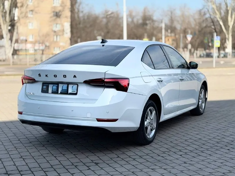 Skoda octavia a8 год 2021 1.6 бензин автомат пробег 117 родной автомобиль в отличном состоянии комплектация пред максимальная! лазерная оптика кар плей и много чего есть ! вложений не требует цена 1.650.000 тысяч рублей тел +7(949)910-02-20 тел +7(909)408-88-98 telegram whatsapp возможно в кредит ‼️ возможен обмен с вашей доплатой! 📲 tg: @ivan1293 📞 звоните: +7(949)9100220 - фотография - 5