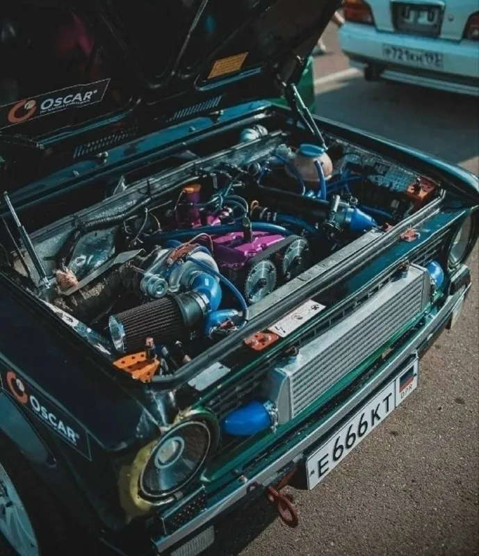 Продам ваз 2101 турбо по спеку в кратце: низ 1.5, разжат маслофорсы зазор поршень цилиндр 6 соток. на холодную может дымить. вообщем всё в гоночных кондициях гбц топ распилы каналов впуск и выпуск под коллектор валы стольник с подъемом 10.5, разрезные шестерни, тарелки д16т, пружины с преднатягом. собирали в ростове впускной коллектор клабтурбо. выпускной самовар турбина td 05-20g бездемпферная сцепа двух лепестковая металокерамика "клабтурбо" отсечка 8200 степень 8,2 коробка 4х ступка. 5 ступка не живёт, проверенно. электродуговая блокировка рычаги клабтурбо, сошки -90 не самовар, с правильным аккерманом. ступицы 08 аморты монро паджеро спорт. нива пружины. кулиса и ручник akan motortech эбу январь 7.2 настроена на диностенде колёсных! сил 352 кузов весь проварен, усилен, зашумлен окрас в два цвета по салону 2 ковша с салазками грядка датчиков, спидометр, выключатель массы хорошая музыка с усилителем 15 диски акб в багажнике цена 600 000₽ информация по телефону +794 📞 звоните: +7(949)4892059 - фотография - 2